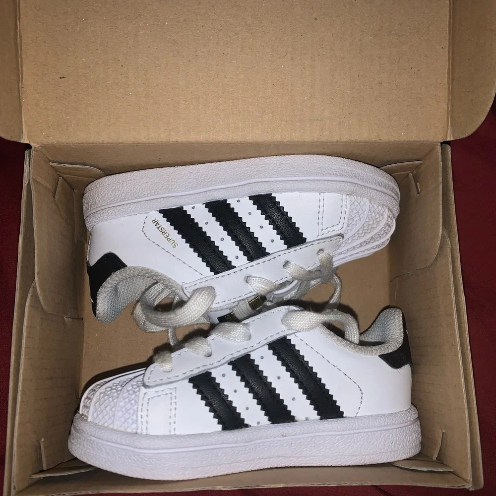 Adidas - Picture 2 of 6
